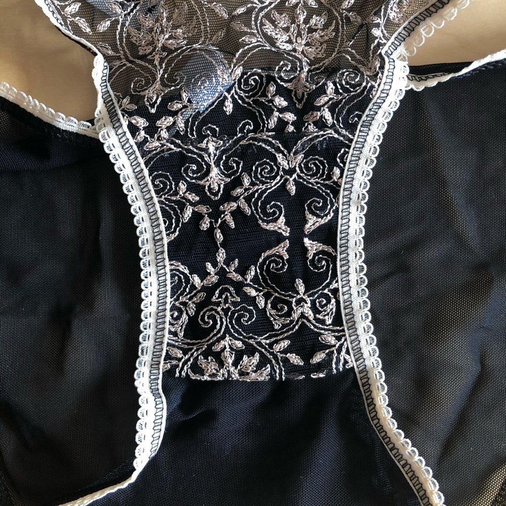 New woman lingerie bra and panty set - Picture 7 of 14